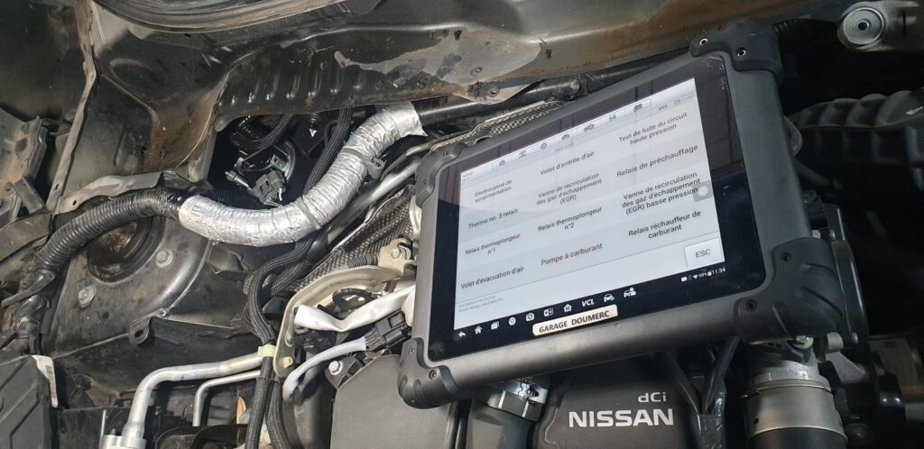 Appareil d'auto-diagnostic du garage Doumerc.